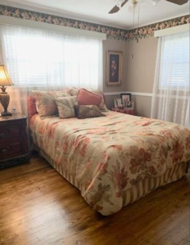 429 S Broadway Street, Bells, TX 75414