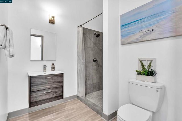 410 Webster St 5, Oakland, CA 94607