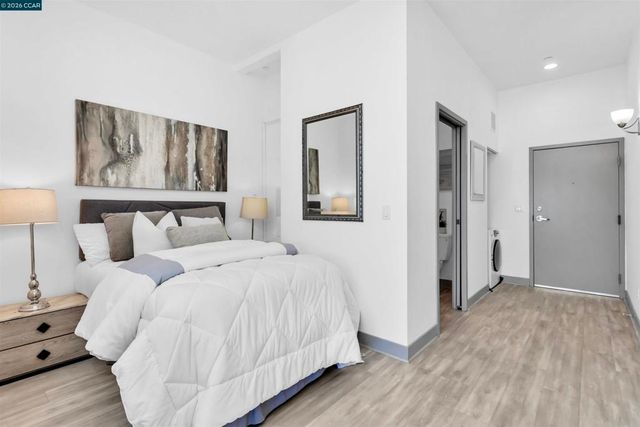 410 Webster St 5, Oakland, CA 94607