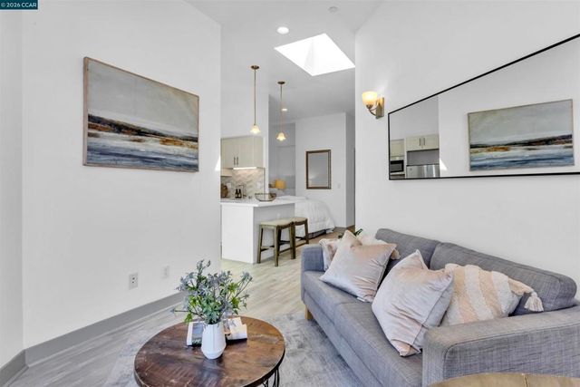 410 Webster St 5, Oakland, CA 94607