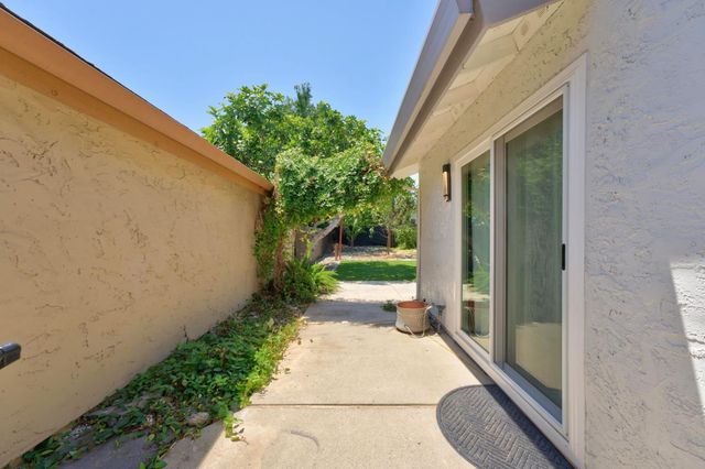 4617 Satinwood Way, Sacramento, CA 95842