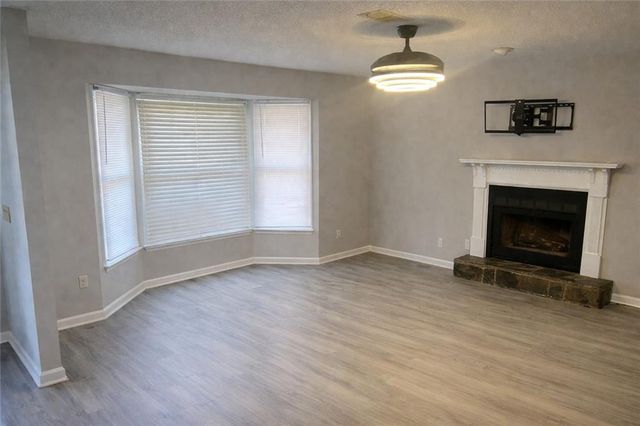 3215 Pond Ridge Trail, Snellville, GA 30078