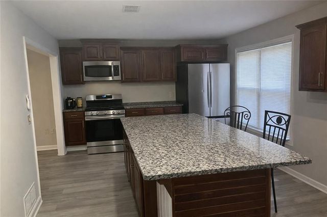 3215 Pond Ridge Trail, Snellville, GA 30078