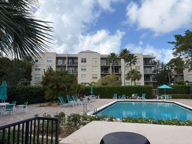 27 Royal Palm Way 304, Boca Raton, FL 33432