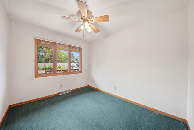 4930 E Oakwood Drive, Pleasant Hill, IA 50327