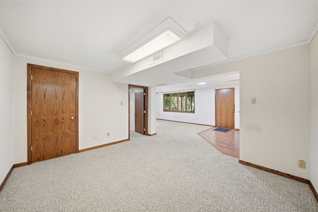 4930 E Oakwood Drive, Pleasant Hill, IA 50327