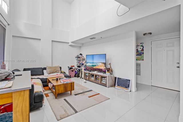 6362 Collins Ave 517, Miami Beach, FL 33141