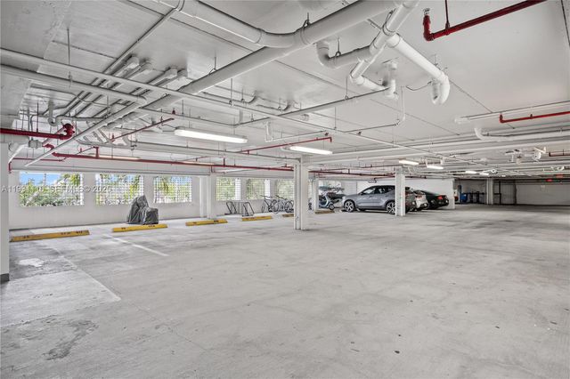 6362 Collins Ave 517, Miami Beach, FL 33141