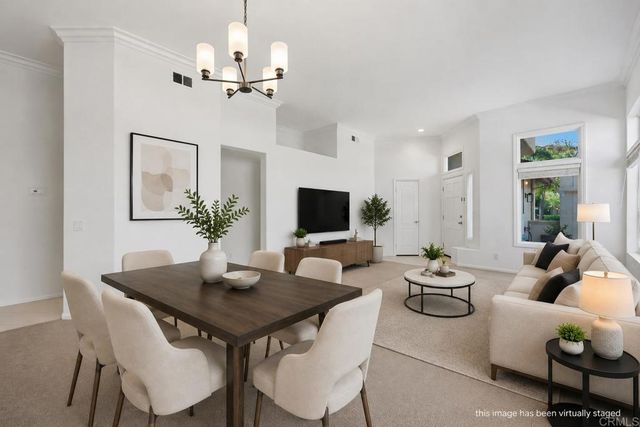 810 Calle Montera, Escondido, CA 92025