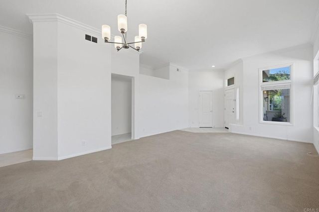 810 Calle Montera, Escondido, CA 92025