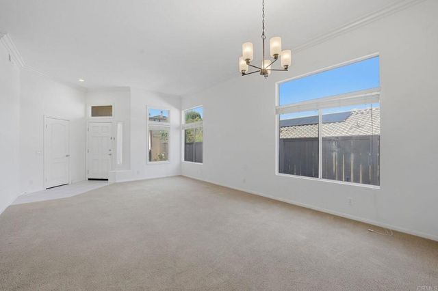 810 Calle Montera, Escondido, CA 92025