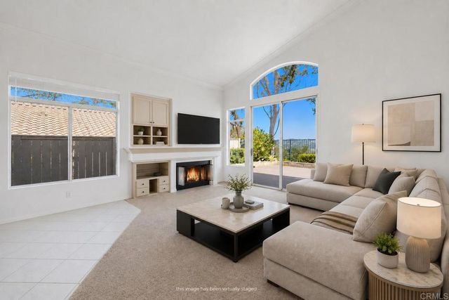810 Calle Montera, Escondido, CA 92025