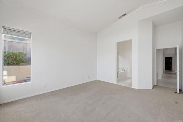 810 Calle Montera, Escondido, CA 92025