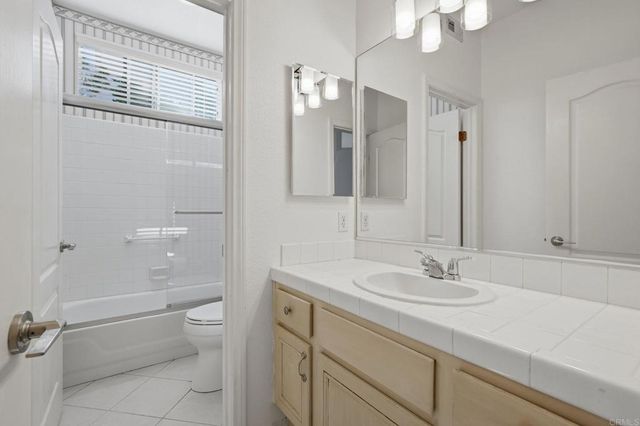 810 Calle Montera, Escondido, CA 92025