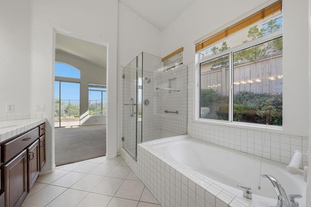 810 Calle Montera, Escondido, CA 92025