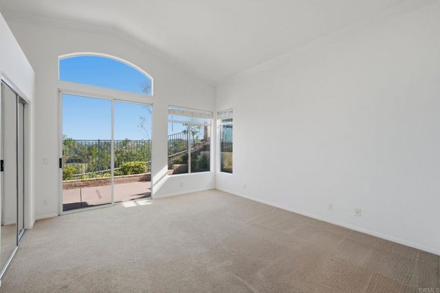 810 Calle Montera, Escondido, CA 92025
