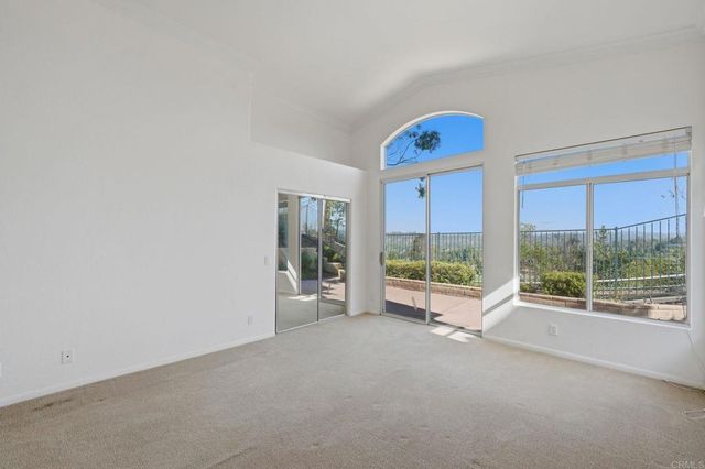 810 Calle Montera, Escondido, CA 92025