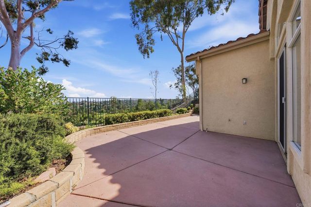 810 Calle Montera, Escondido, CA 92025