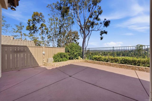 810 Calle Montera, Escondido, CA 92025