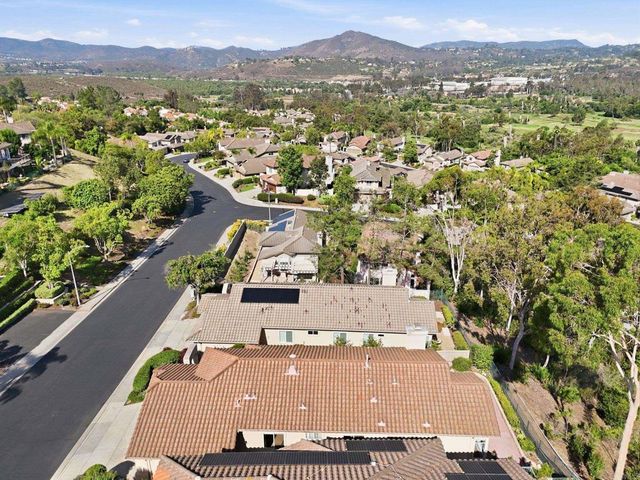 810 Calle Montera, Escondido, CA 92025