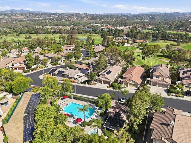 810 Calle Montera, Escondido, CA 92025