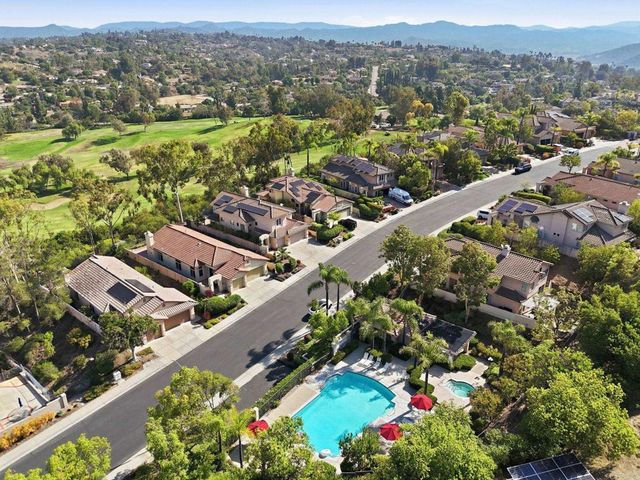 810 Calle Montera, Escondido, CA 92025