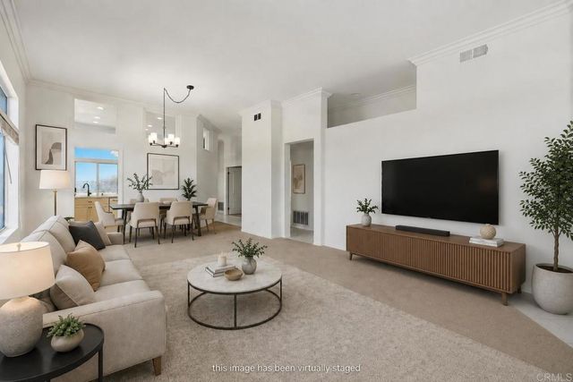 810 Calle Montera, Escondido, CA 92025