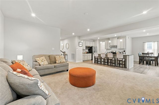 8724 Kingsland Park Dr, North Chesterfield, VA 23237