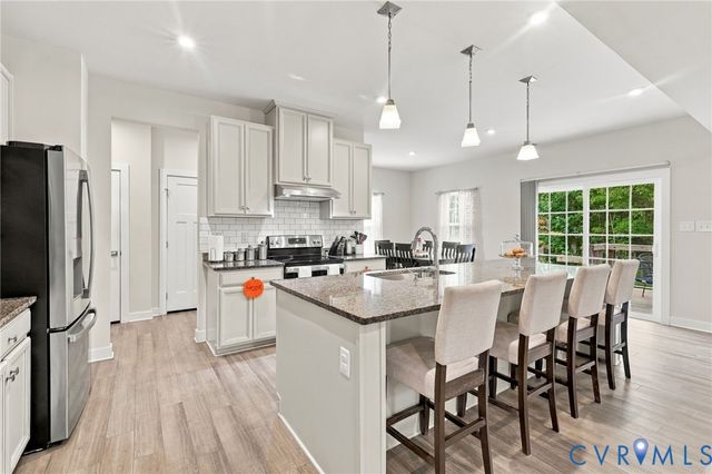 8724 Kingsland Park Dr, North Chesterfield, VA 23237