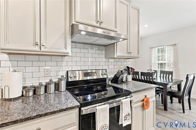 8724 Kingsland Park Dr, North Chesterfield, VA 23237