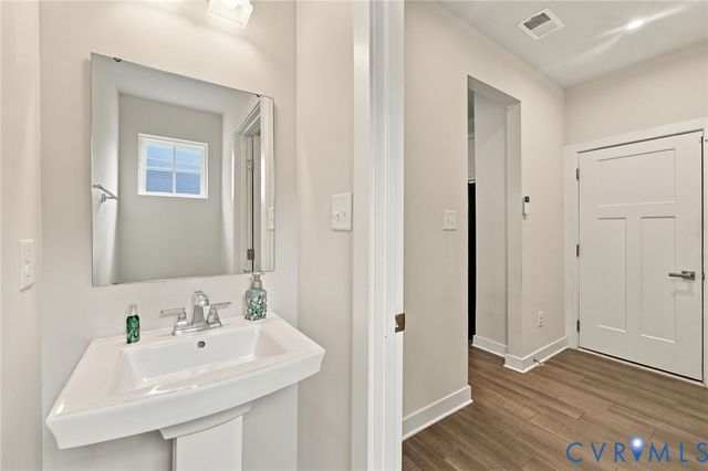 8724 Kingsland Park Dr, North Chesterfield, VA 23237