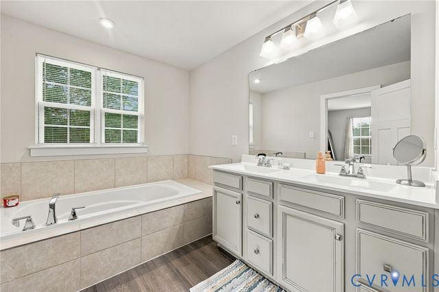 8724 Kingsland Park Dr, North Chesterfield, VA 23237