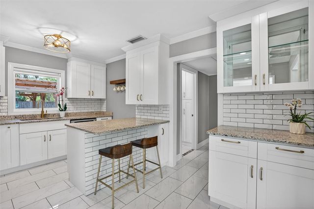 2810 SANDERS DRIVE, Tampa, FL 33611