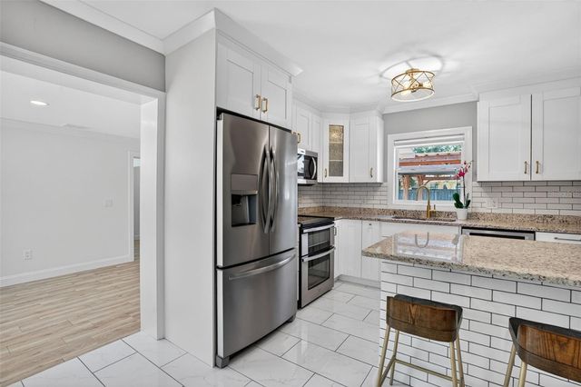2810 SANDERS DRIVE, Tampa, FL 33611