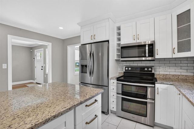 2810 SANDERS DRIVE, Tampa, FL 33611