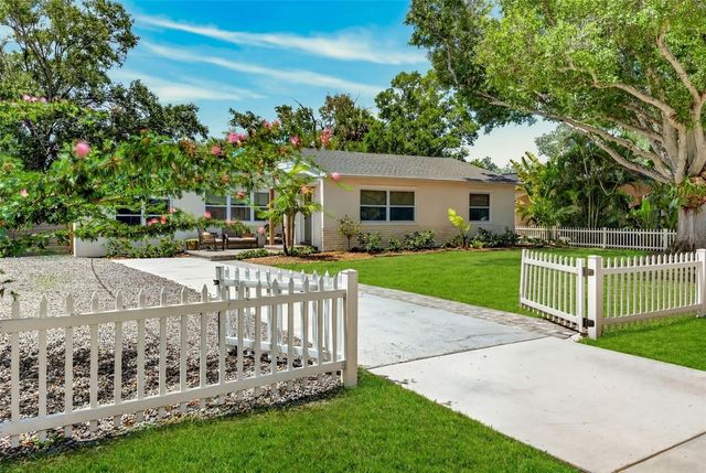 2810 SANDERS DRIVE, Tampa, FL 33611