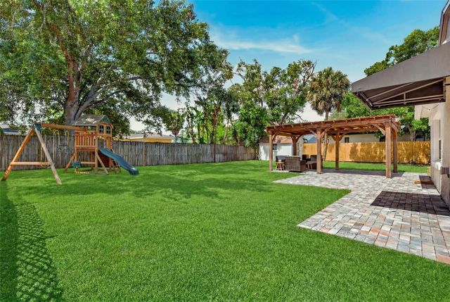 2810 SANDERS DRIVE, Tampa, FL 33611
