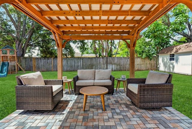 2810 SANDERS DRIVE, Tampa, FL 33611