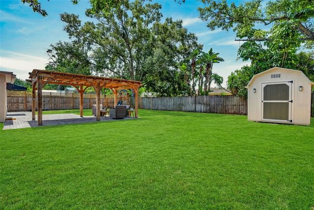 2810 SANDERS DRIVE, Tampa, FL 33611