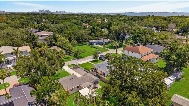2810 SANDERS DRIVE, Tampa, FL 33611