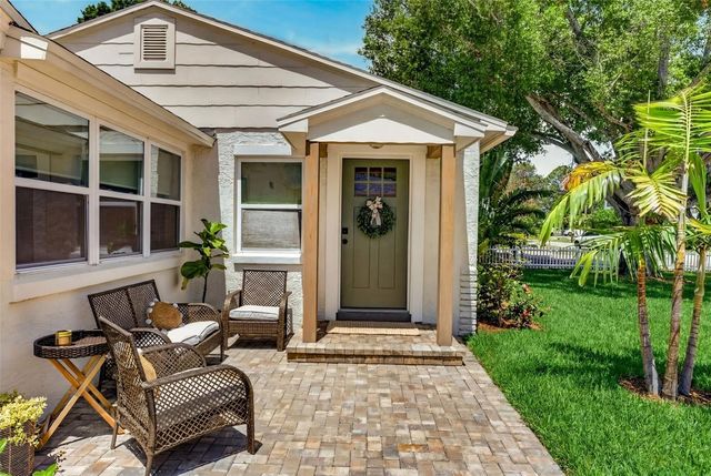 2810 SANDERS DRIVE, Tampa, FL 33611