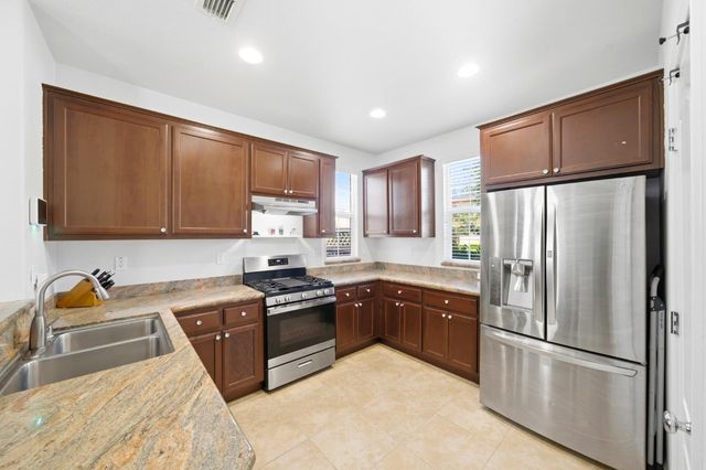 698 Equinox Loop, Lincoln, CA 95648