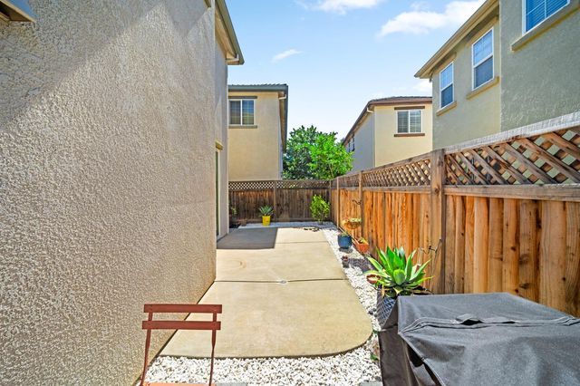 698 Equinox Loop, Lincoln, CA 95648