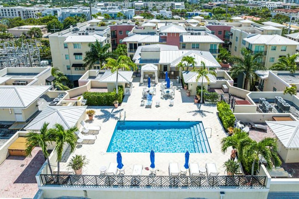 225 NE 1st Street 303, Delray Beach, FL 33444