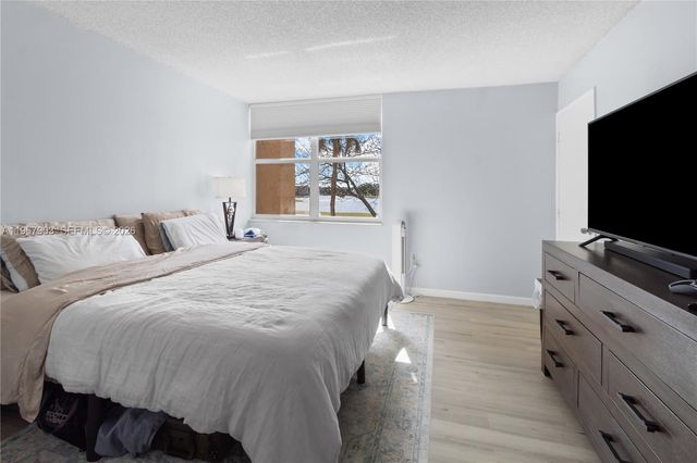 9440 Tangerine Pl 202, Davie, FL 33324