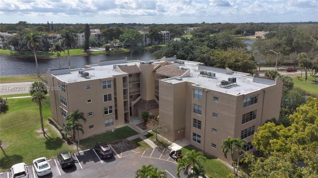 9440 Tangerine Pl 202, Davie, FL 33324