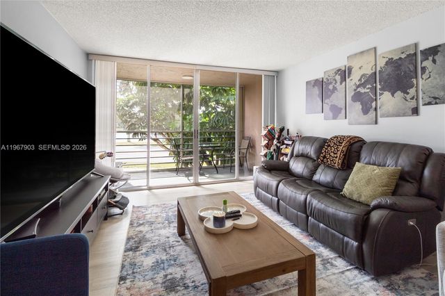 9440 Tangerine Pl 202, Davie, FL 33324