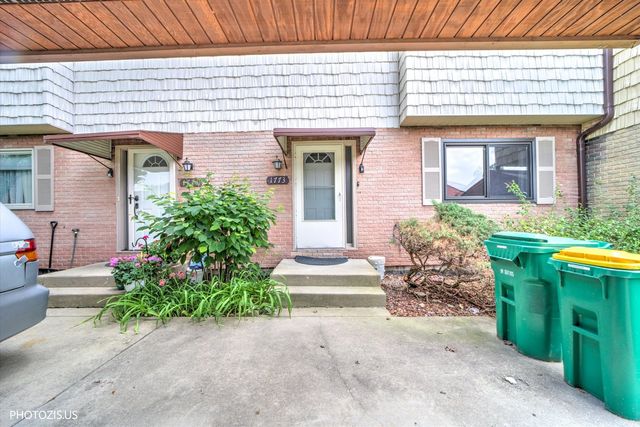 1773 SHOSHONEE Trail 1773, Wheeling, IL 60090