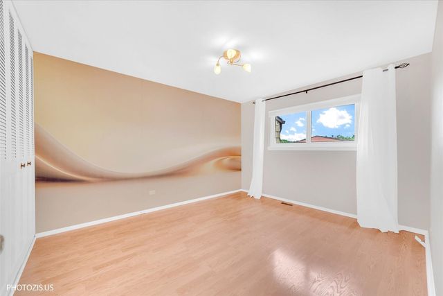 1773 SHOSHONEE Trail 1773, Wheeling, IL 60090