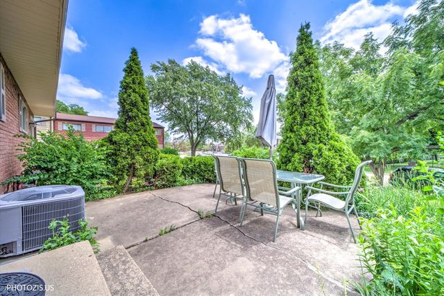 1773 SHOSHONEE Trail 1773, Wheeling, IL 60090